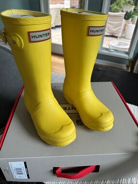 Hunter Bright Llightening Yellow Kids' Original Rain Boots 12 Boys 13 Girls.